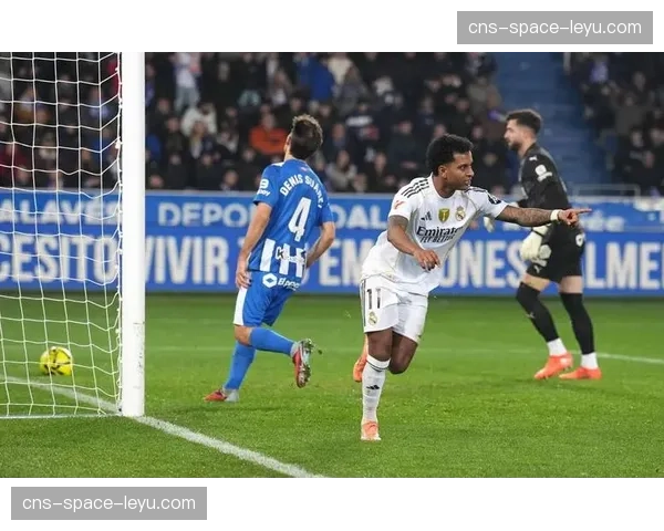 深度复盘:皇马逆转切尔西,贝林厄姆扳平比分的任意球配合源于训练场反复演练 深度复盘:皇马逆转切尔西,贝林厄姆扳平比分的任意球配合源于训练场反复演练